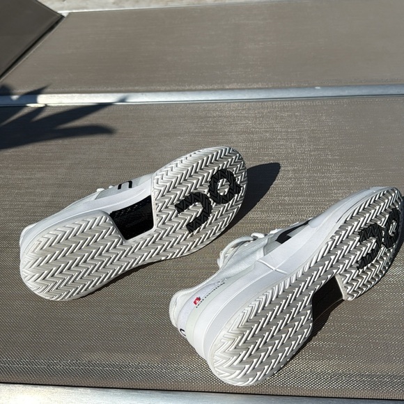 On THE ROGER Pro 2 All White - Picture 7 of 9